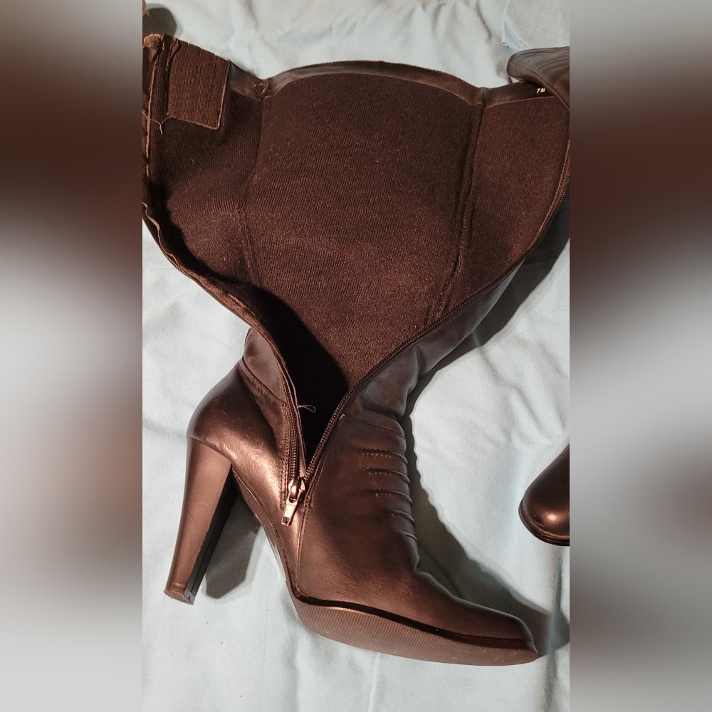 Boots - Picture 6 of 7